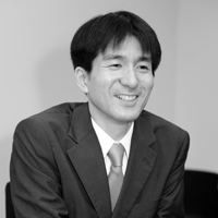 竹内亮 写真